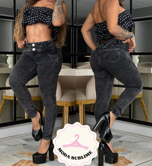 Jeans Levanta Cola Negro